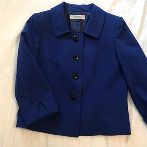 Women’s Tahari blazer
